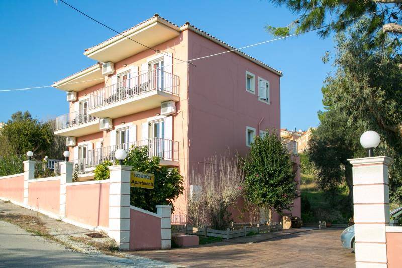 Kouros Apartments & Studios By Hotelius 2