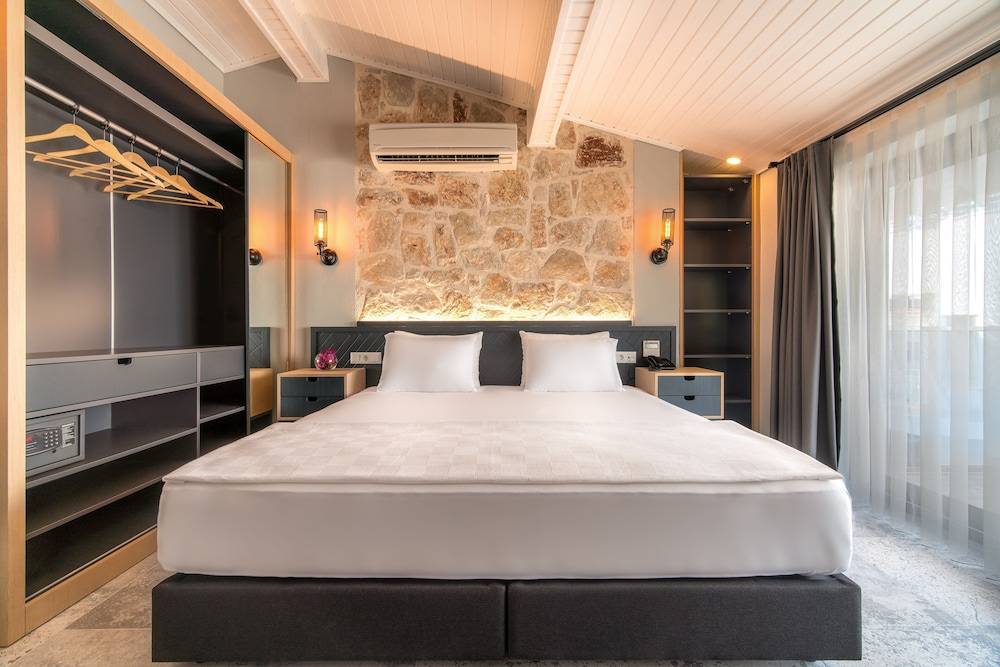 Isola 12 Hotel 1