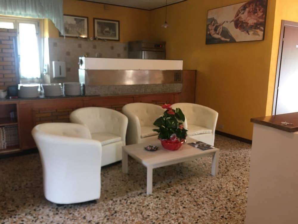Albergo al lago 2