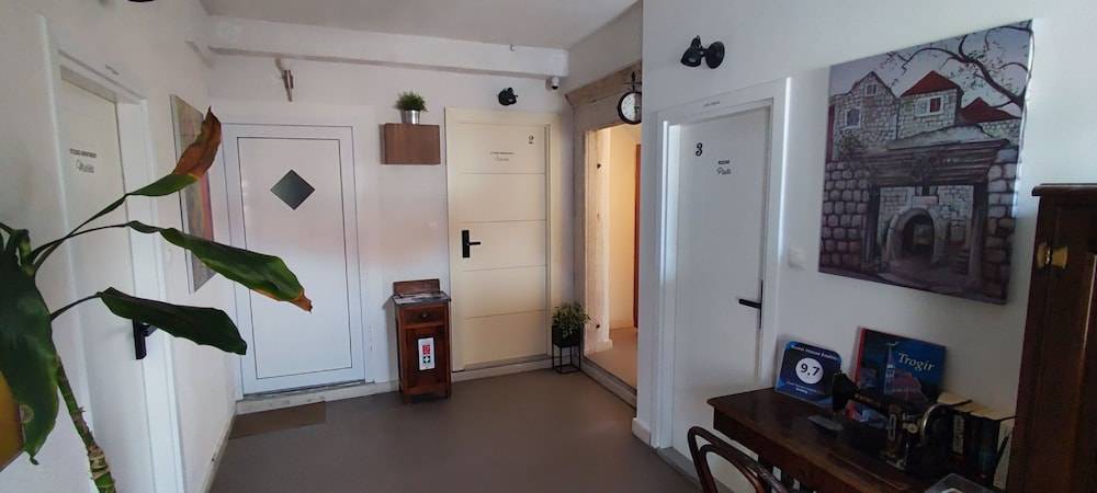 Studios Kadena Trogir - 18th century stone house 2