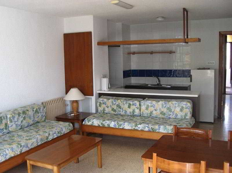 Apartamentos Llobet Ibiza 2