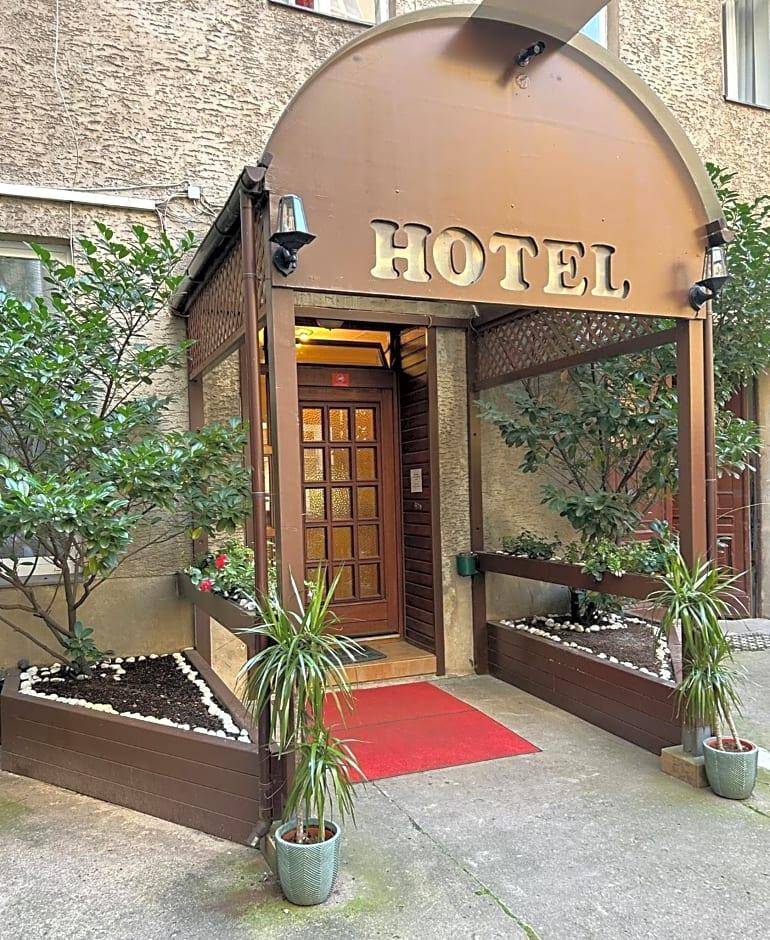 Hotel Adam 1
