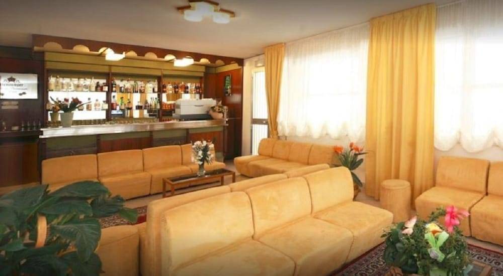 Hotel Devon Rooms & Breakfast 2