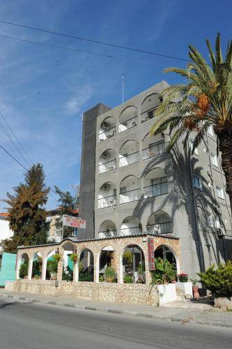 Le Village Hotel 1