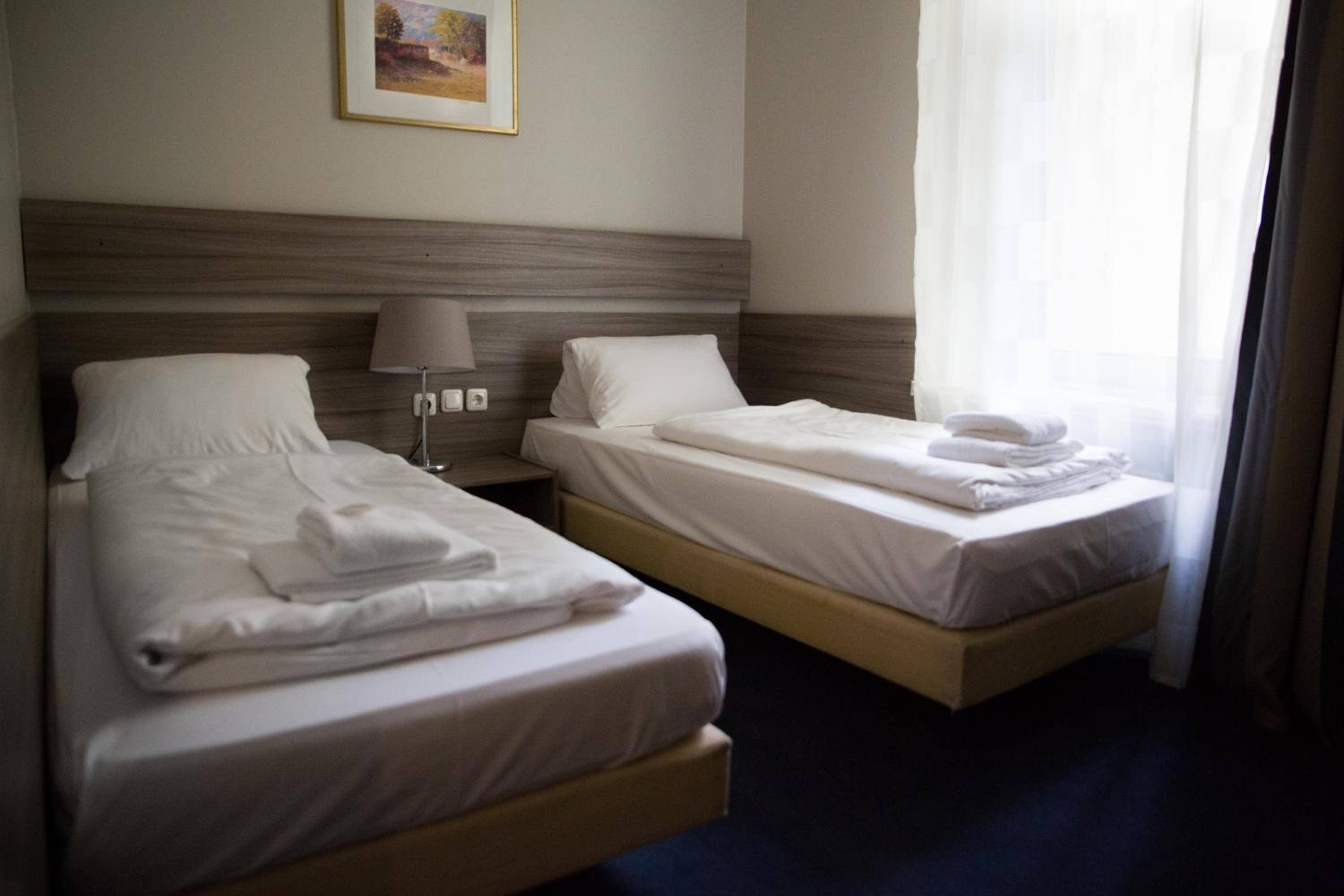 City Hotel - HEEFA OHG 1