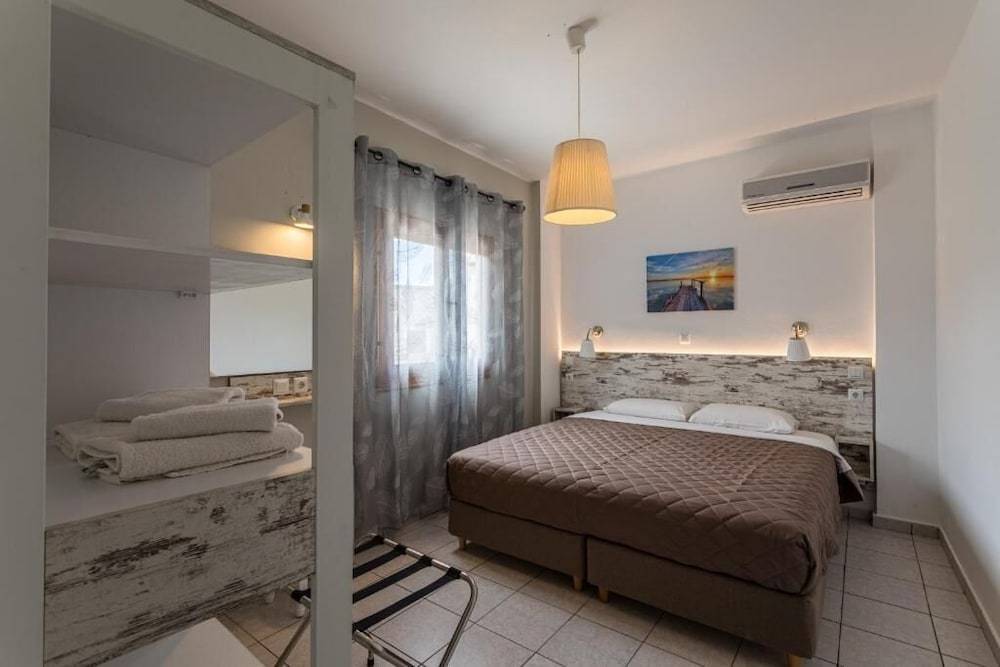 Lefkis apartments & studios 1