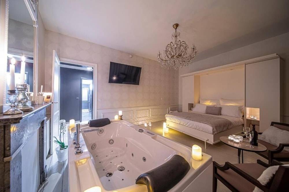 Maison Noppius - Love Hotel 1