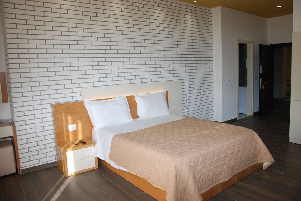 Sunrise Luxury Apartments 2