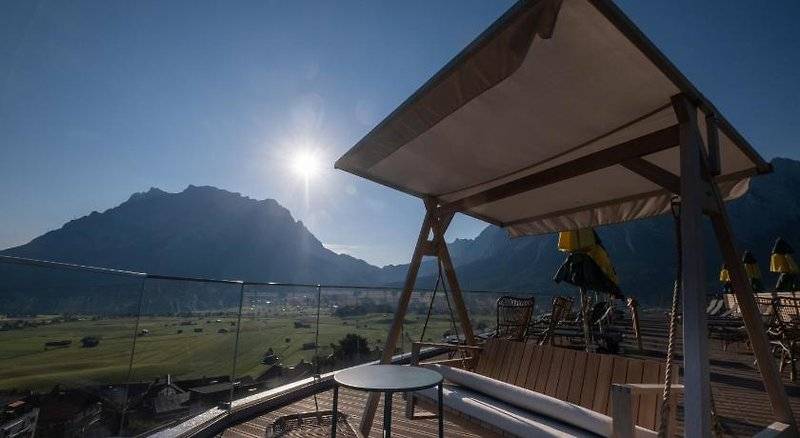 Boutique Hotel Bellevue Lermoos 2