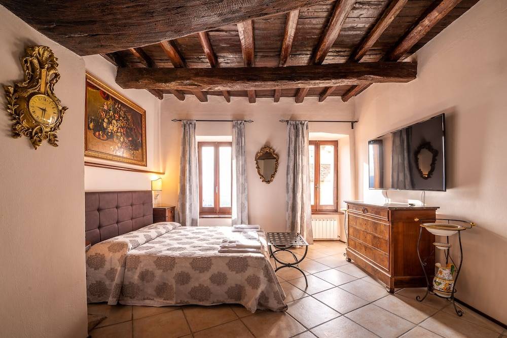 HOTEL TREVI Palazzo Natalini 1