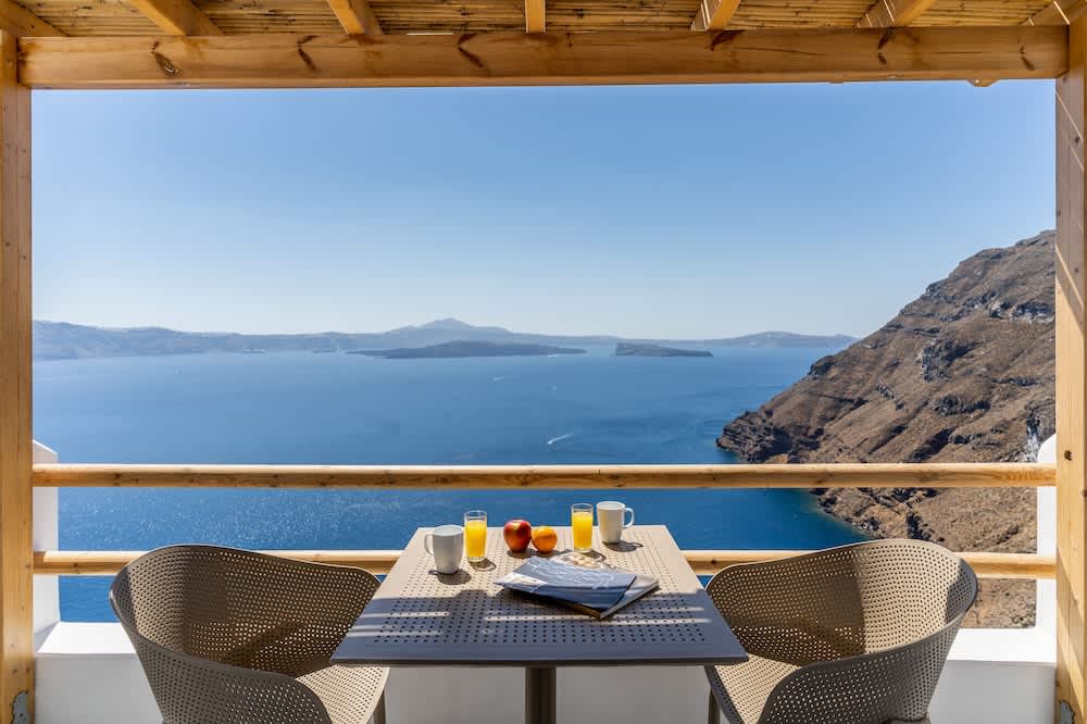 Evanthia Best View Thirassia Island Hotel 1