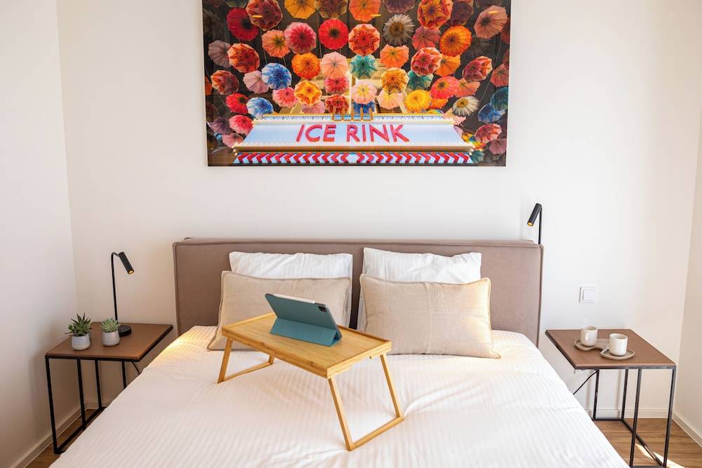 En Suite bedrooms at Reckenthal House by Rentaroo 2