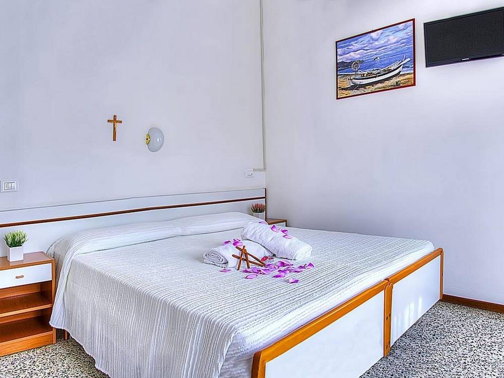hotel iris 1