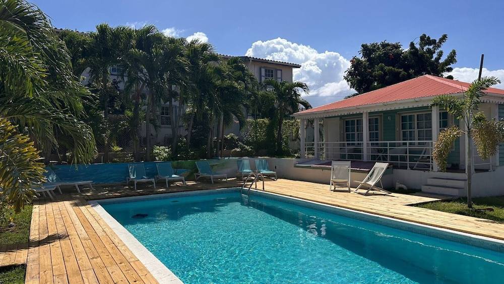 Talk of the Town Inn & Suites - St Eustatius 1