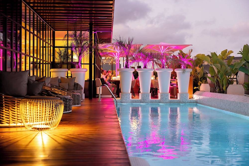 Monument Hotel 1