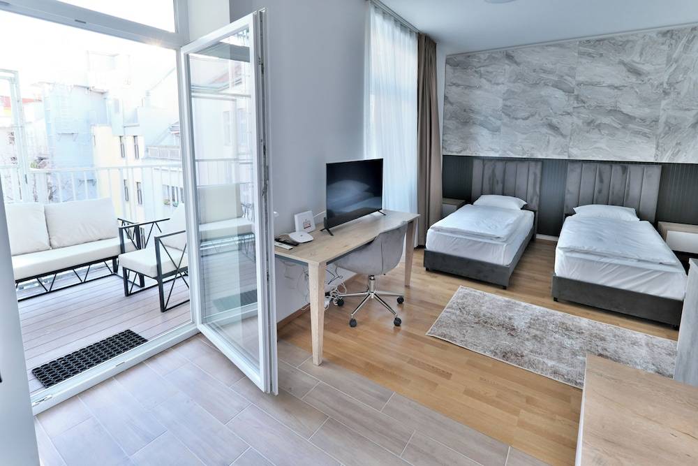 Vienna Lotus Apartments 2
