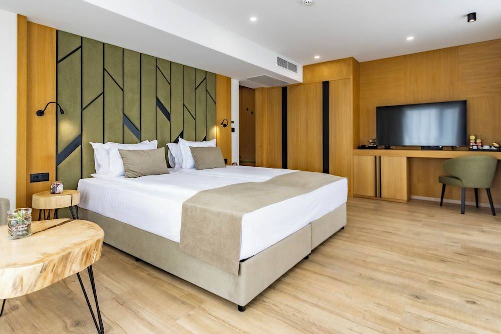 Natura All Seasons Boutique Hotel 1