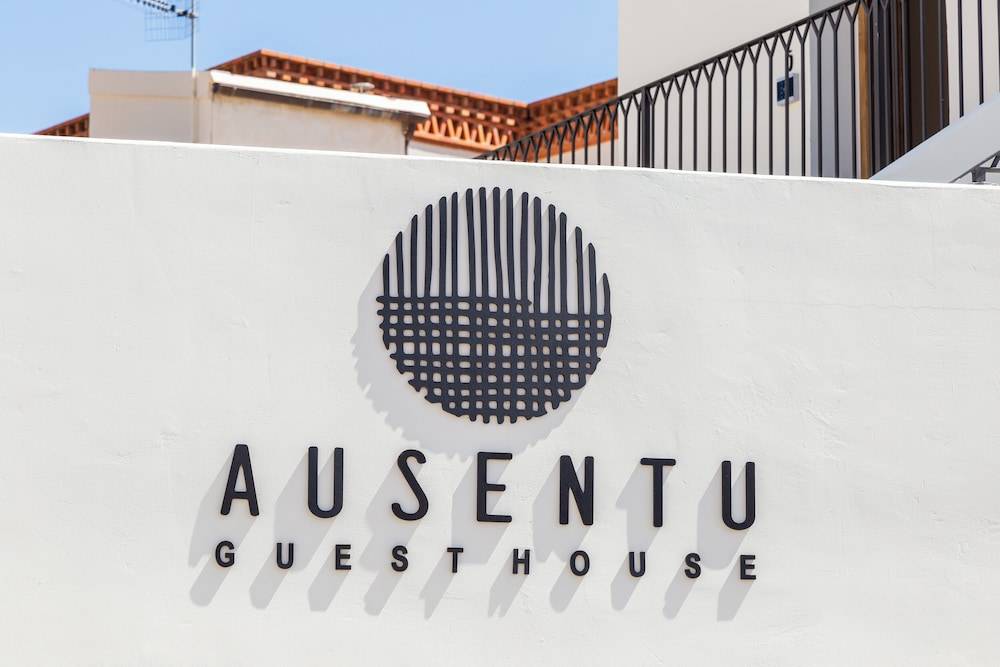 Ausèntu Guest House 1