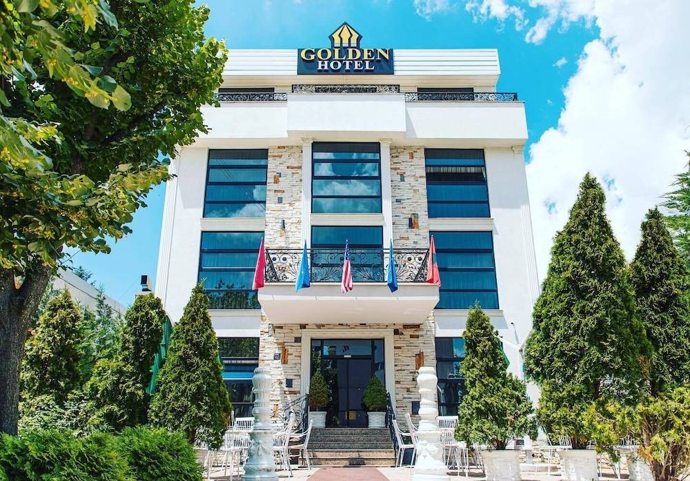 Golden Hotel 1