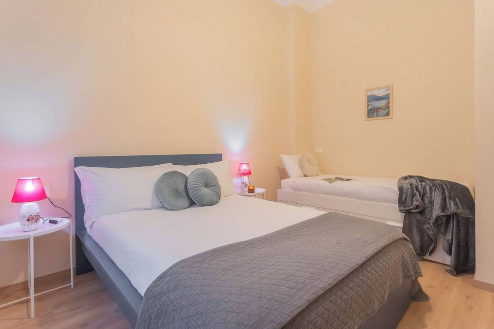 Simar Apartments nearby Como SG Train Station by Rent All Como 2