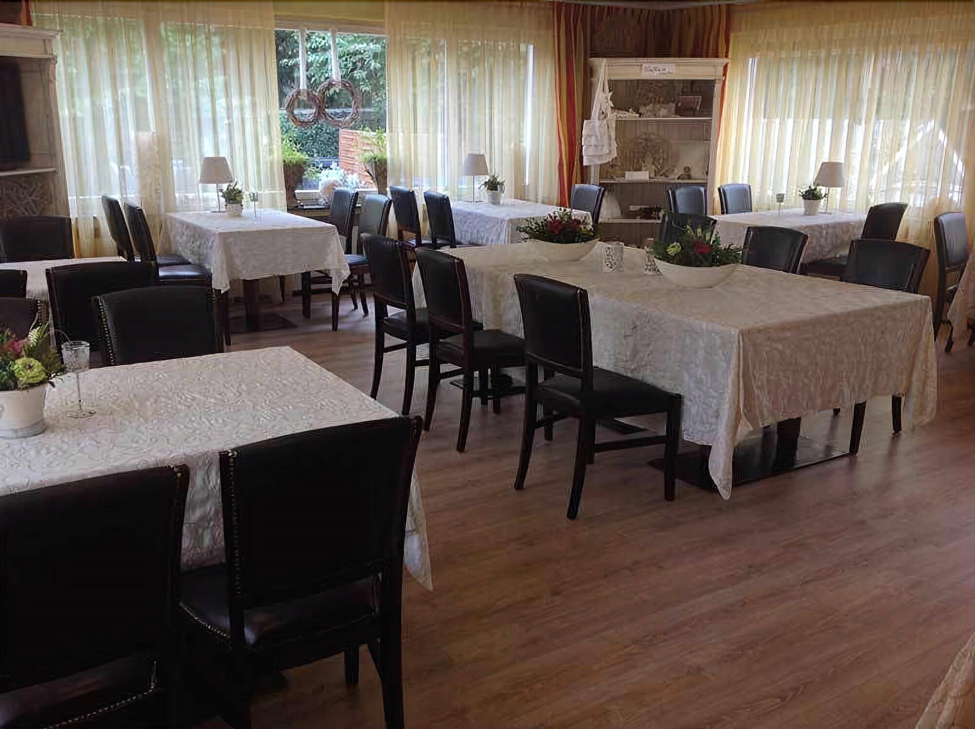 Teutonia Hotel 2