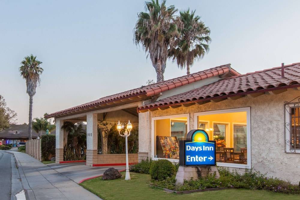 Days Inn by Wyndham Camarillo - Ventura 1