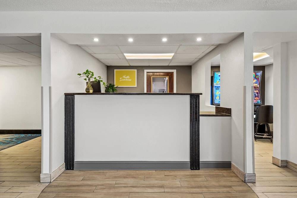 Days Inn by Wyndham Lancaster PA Dutch Country 1