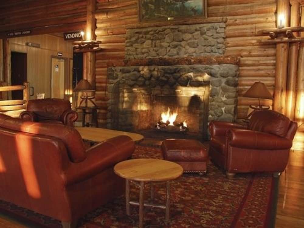 Lake Lodge Cabins - Inside the Park 2
