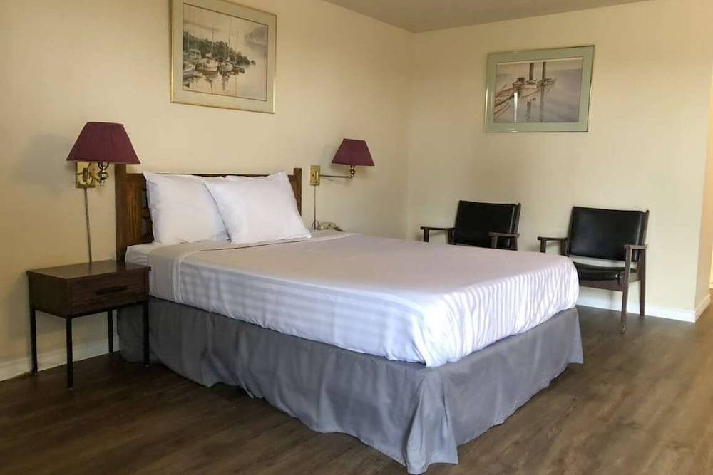 Knights Inn Fort Erie 2