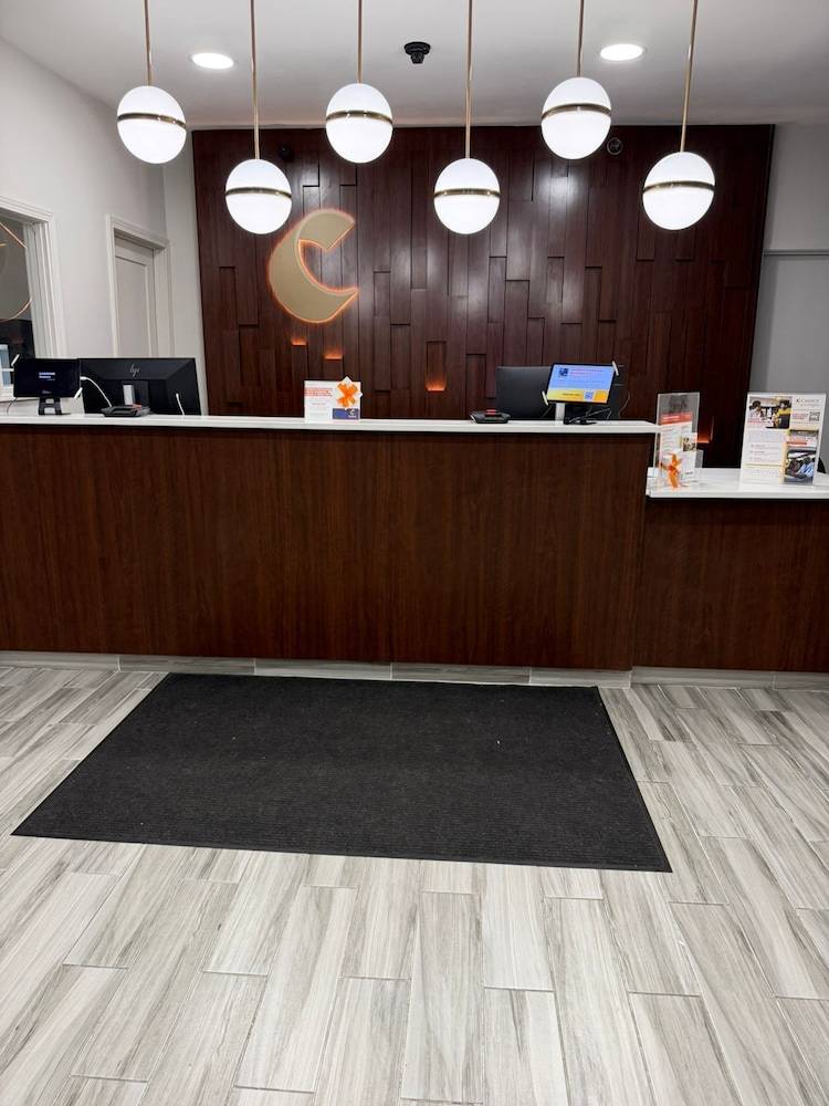 Comfort Inn & Suites Harvey - Chicago Southland 2