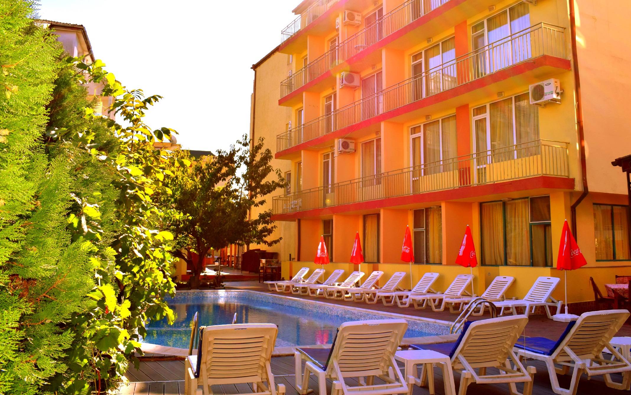 Ryor Hotel - Restaurant & Free Parking 2