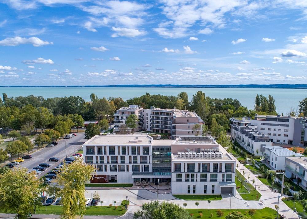 Aura Hotel - Adults Only 1