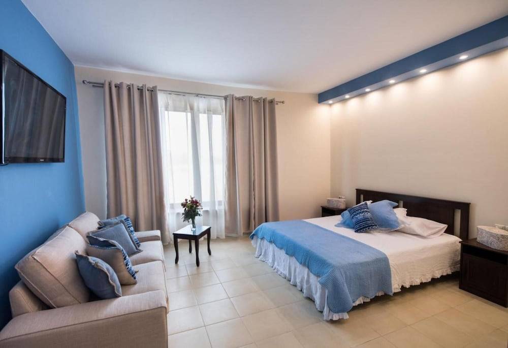 NV Seafront Studios AV Properties 2