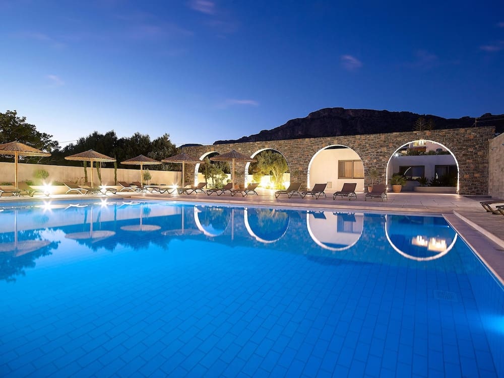 Coriva Beach Hotel & Bungalows 1