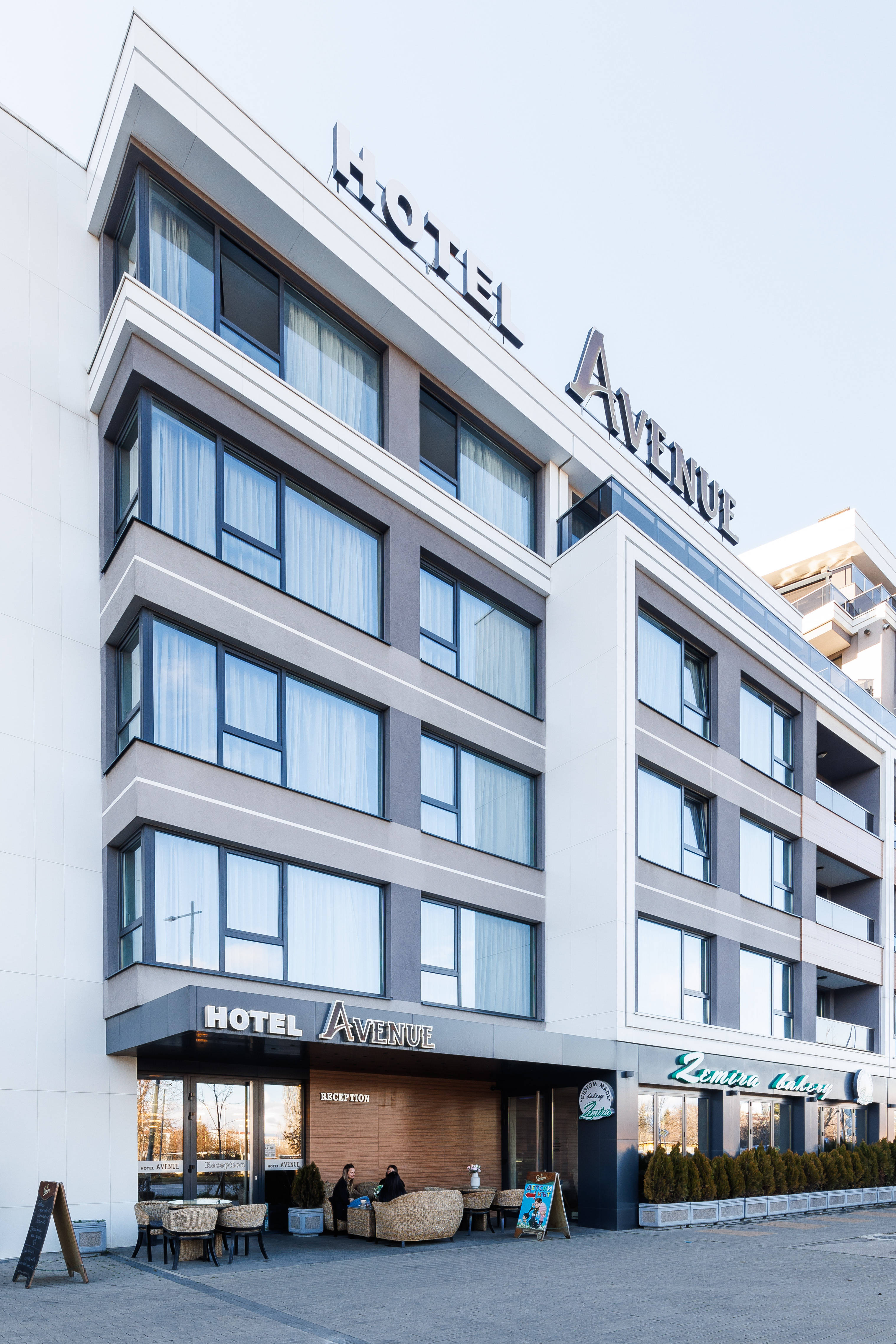 Avenue Aparthotel 1