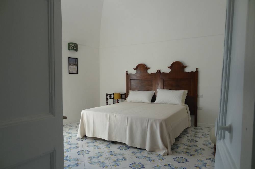 Casa Nina' "La Santa", tradicional Amalfi Coast Villa Retreat 2