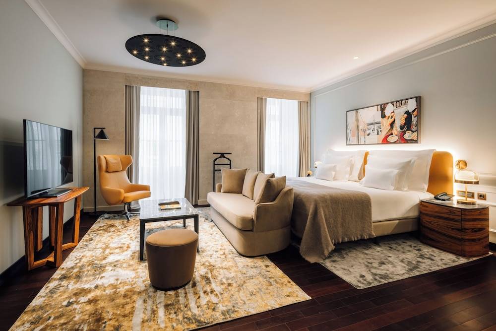 MYTHIC SANA Downtown Suites 1