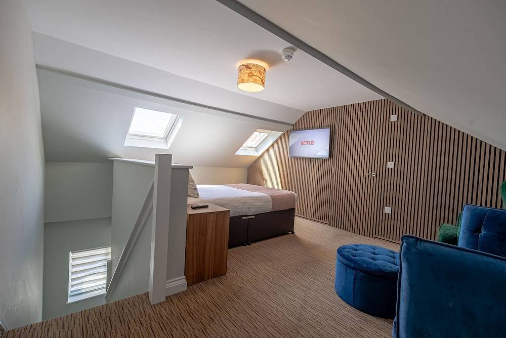 Sarah Hotel 2
