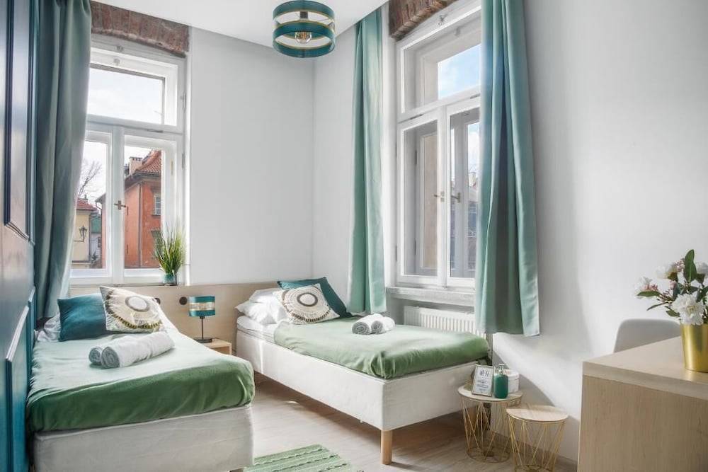 Kazimierz Residence Apartments Parking - by Staymoovers 2