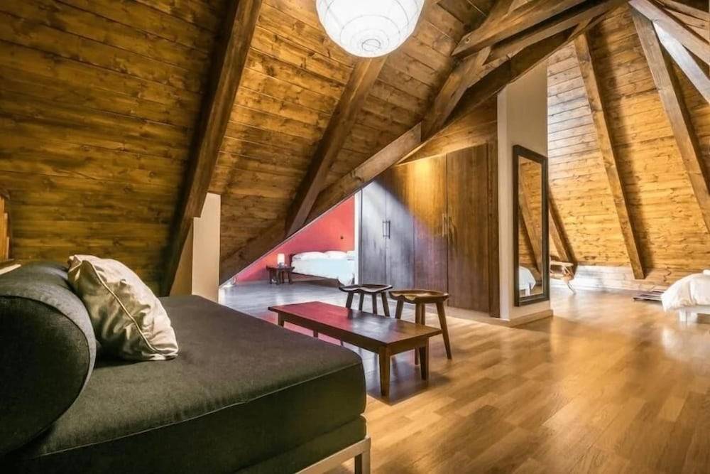Hotel Nau Iori 1