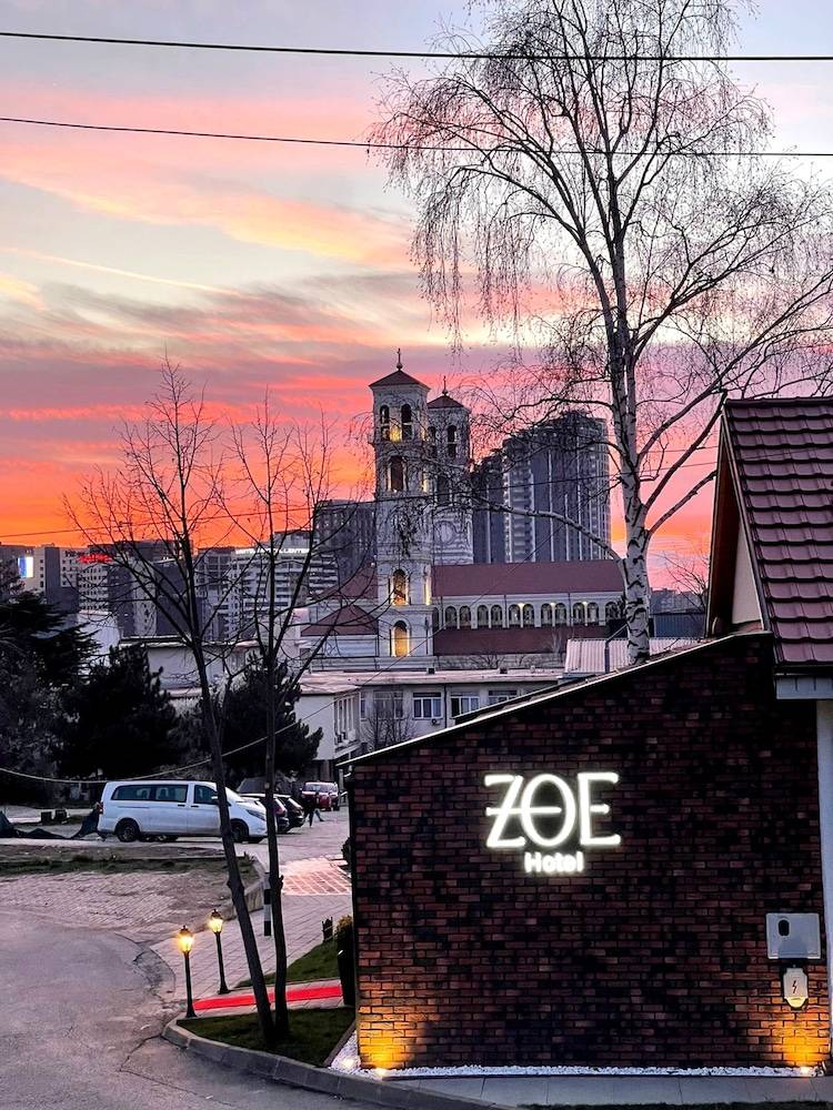 Zoe Hotel 1