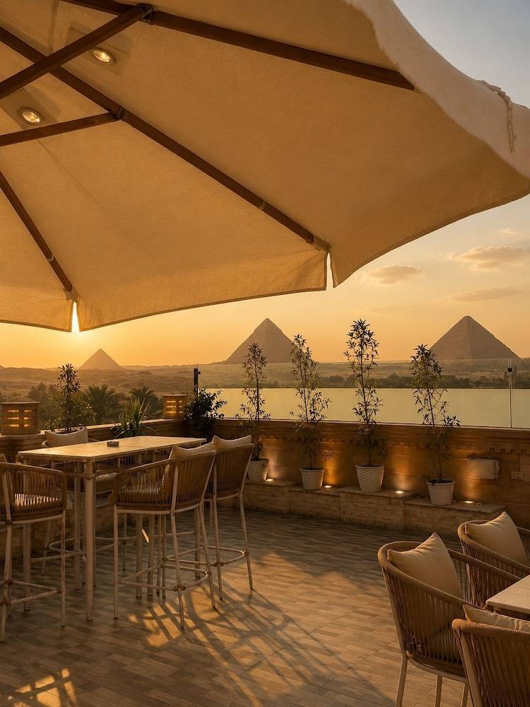 Ivory Pyramids View inn 1