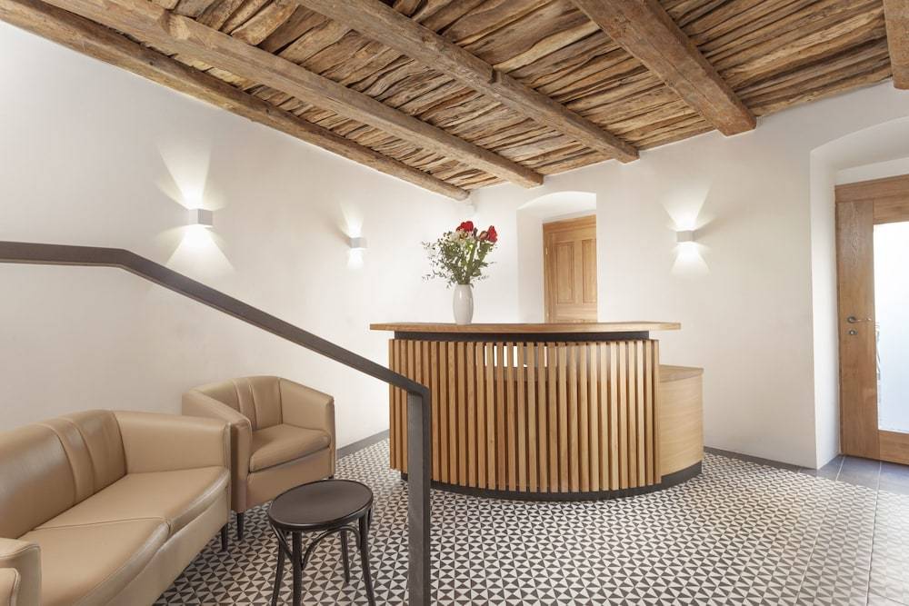 Hotel At the White Lily 2