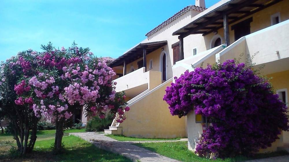 Residence Le Corti Di Marinella 2