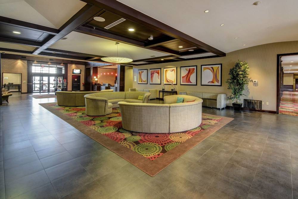 Holiday Inn ARLINGTON NE-RANGERS BALLPARK by IHG 2