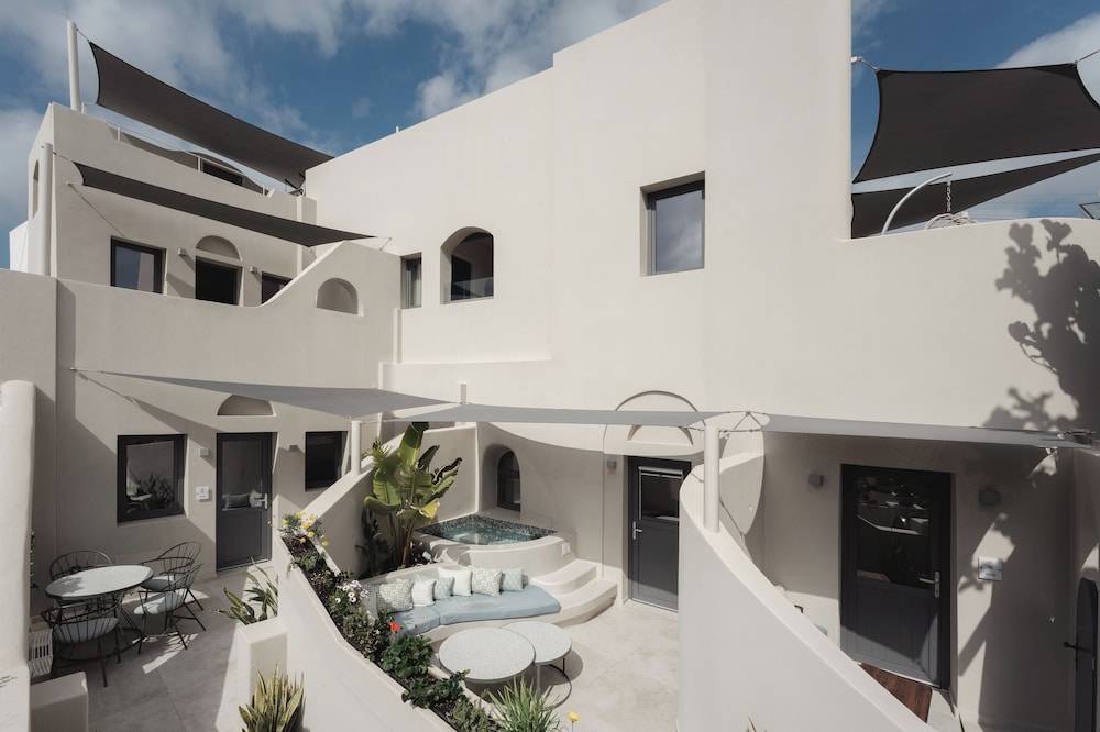 Galaria Serenity Suites 1
