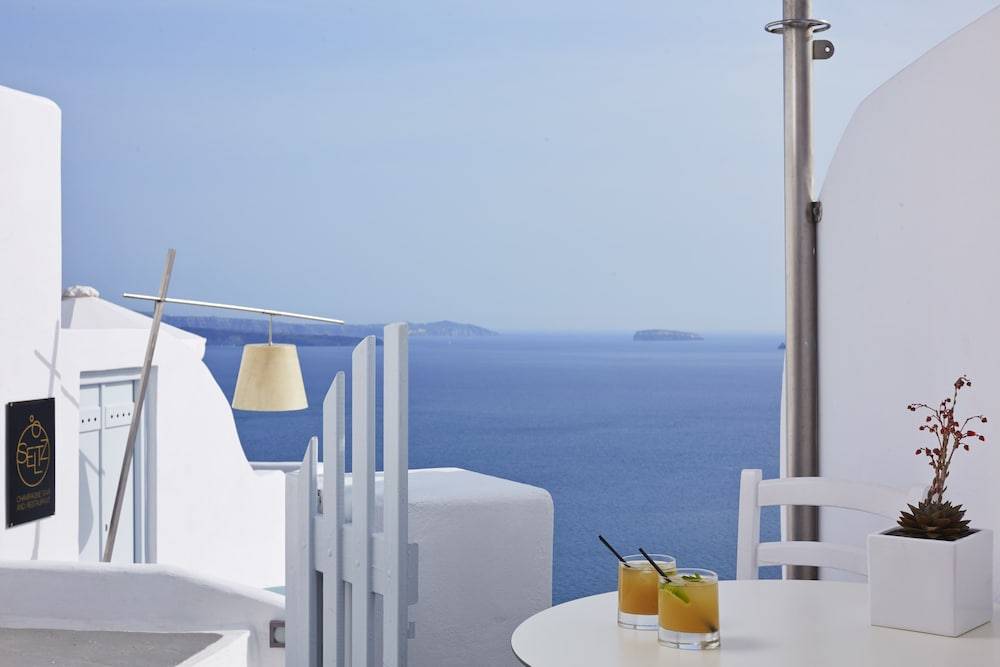 Katikies Santorini - Pelagos House - The Leading Hotels Of The World 1