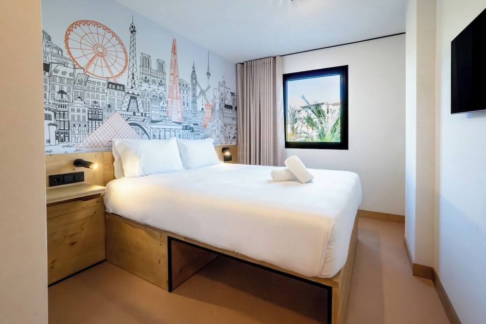 easyHotel Alicante Centro 1