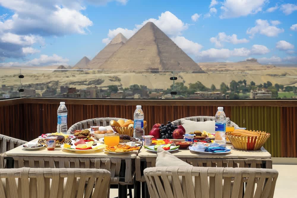 Crowne pyramids palace 1