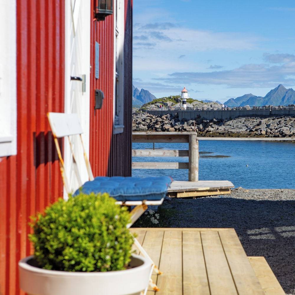 Astra Village - Waterfront Rorbu Cabins in Lofoten 2
